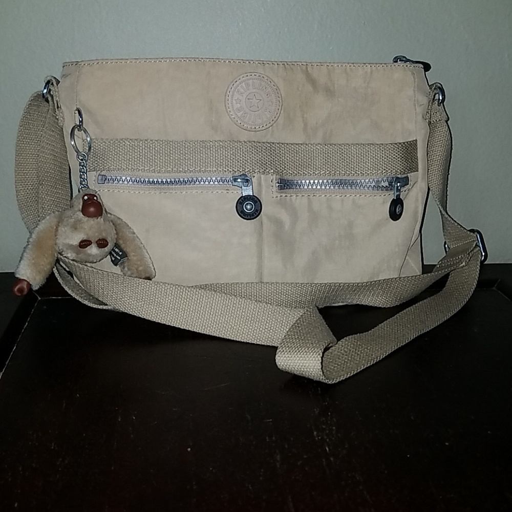 Crossbody bag, adjustable